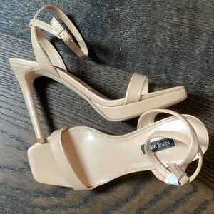 Gorgeous Nine West Beige Strappy Heels